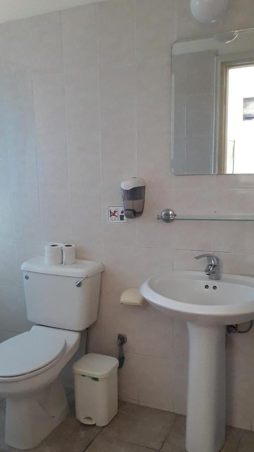 Natasha'S Apartments Paphos 外观 照片